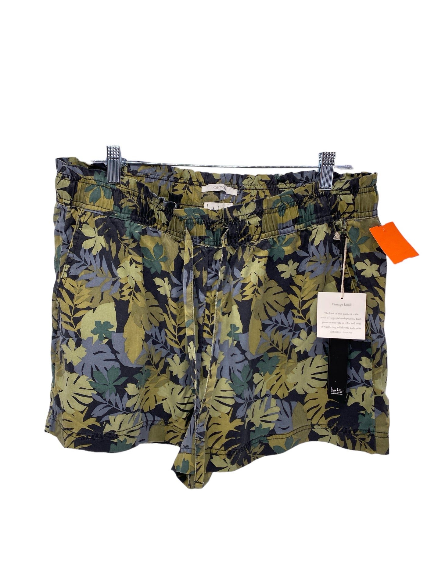 Nicole Miller Misses Size XL Camoflage New With Tags Shorts