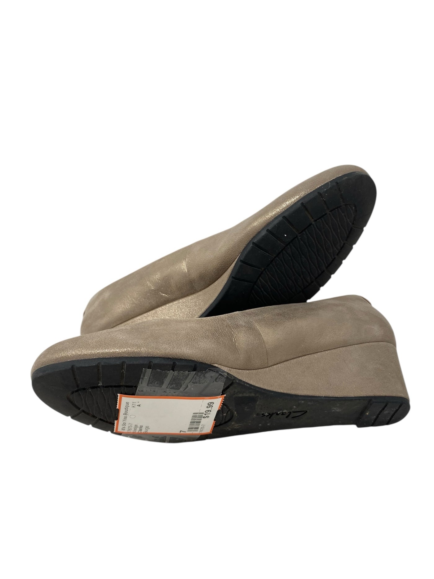 Clarks Women Size 7 Beige Wedge